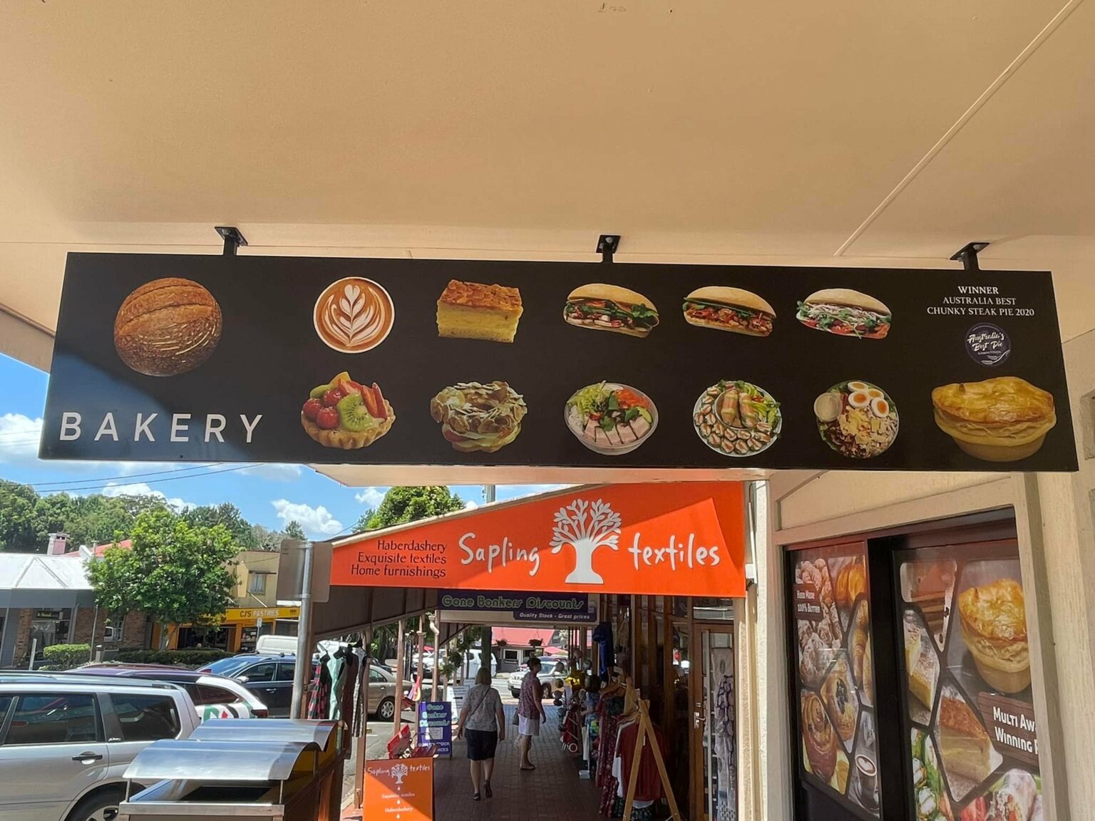 Maleny Bakery Cafe Maleny QLD Pyney's Pie Reviews