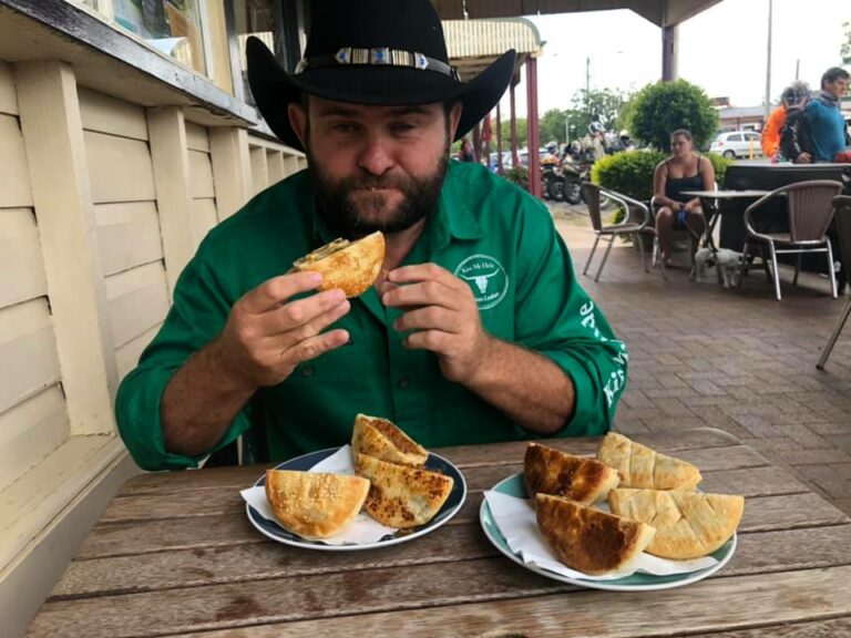 Blackbutt Bakery Blackbutt QLD Pyney's Pie Reviews